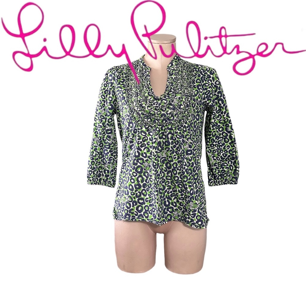 Lilly Pulitzer top in size Small. Blue and green leopard print. Super cute